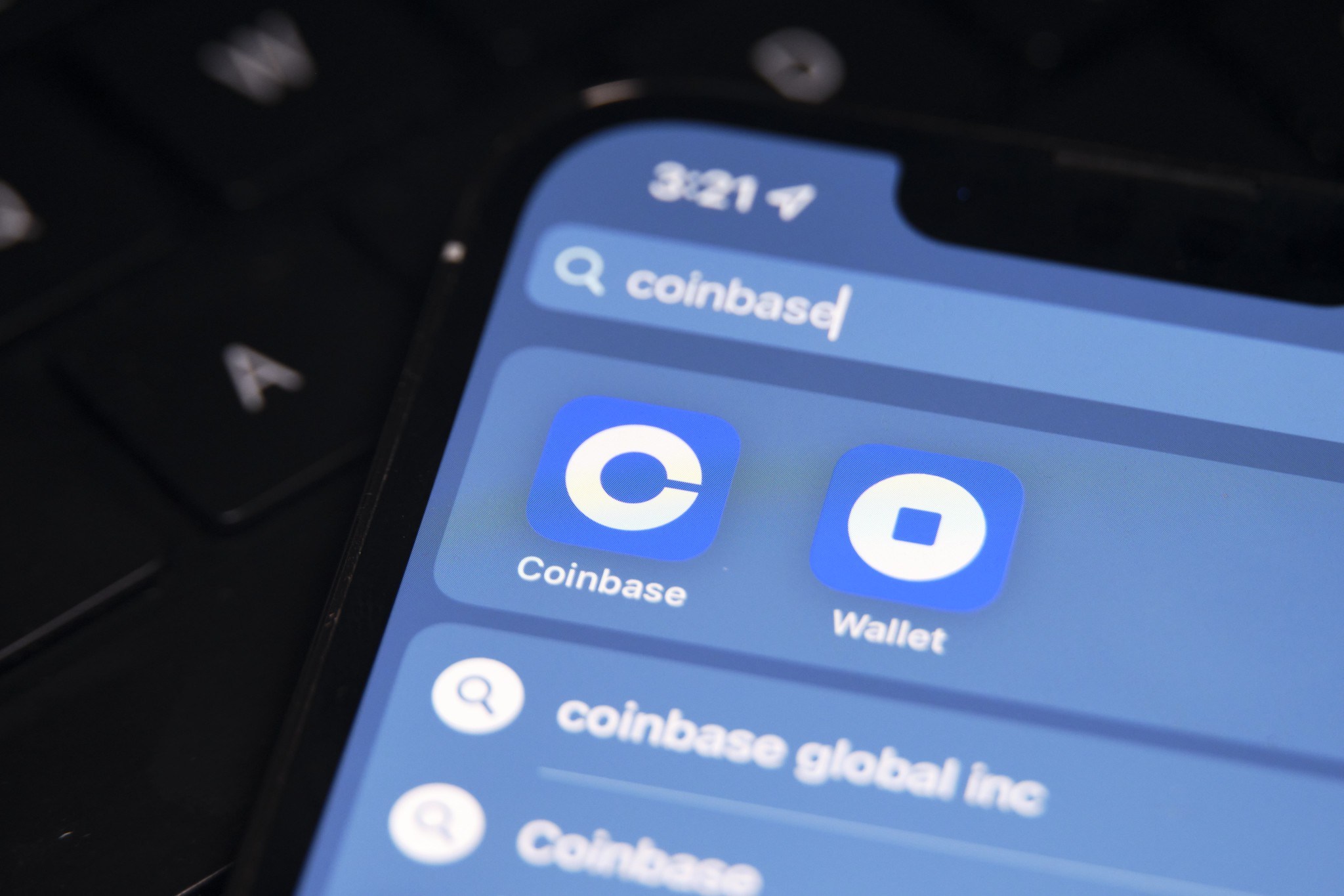 Coinbase Sues SEC and FDIC for Regulatory Overreach