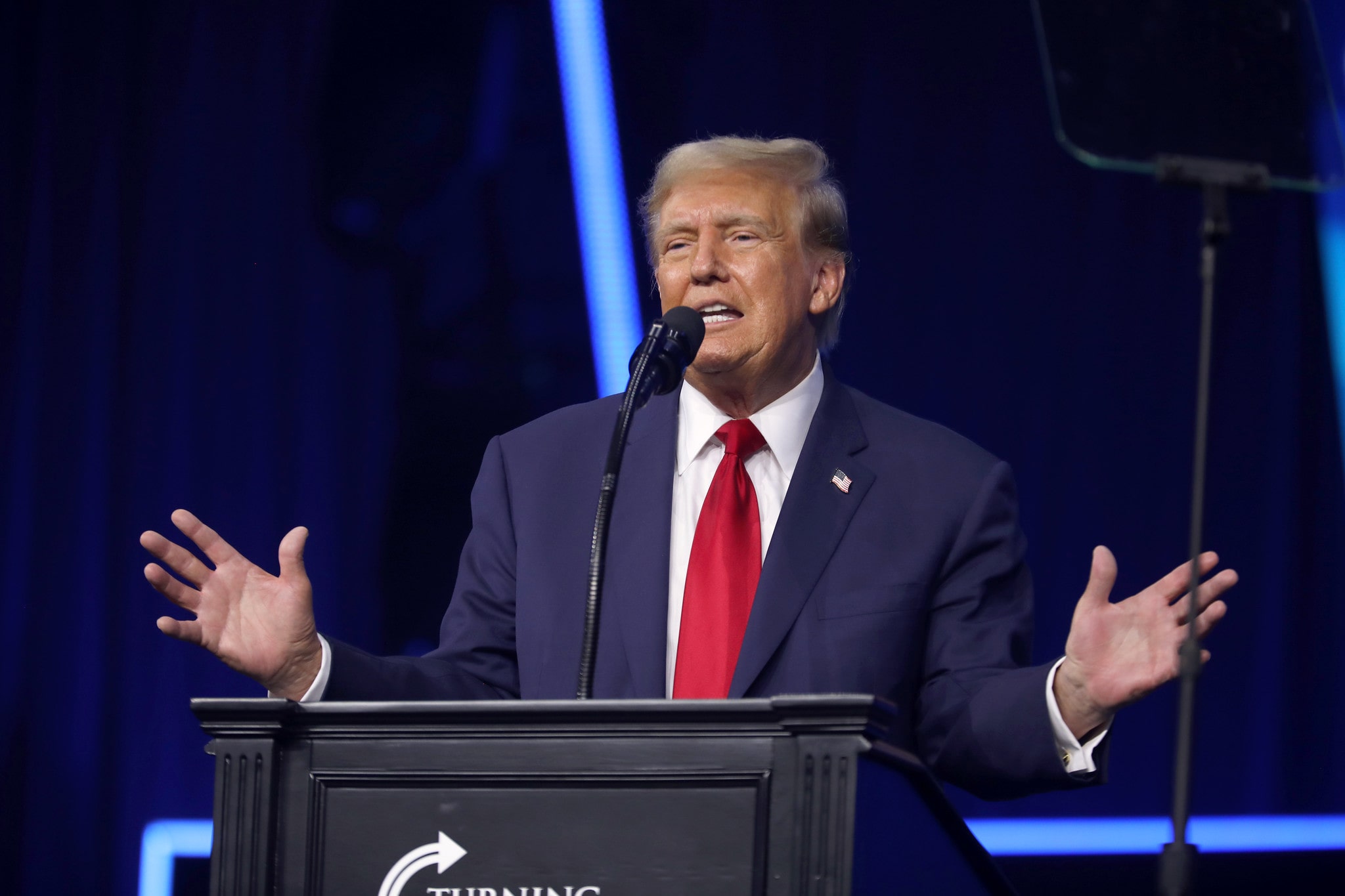 Trump Pledges U.S. Bitcoin Reserve at Nashville Conference