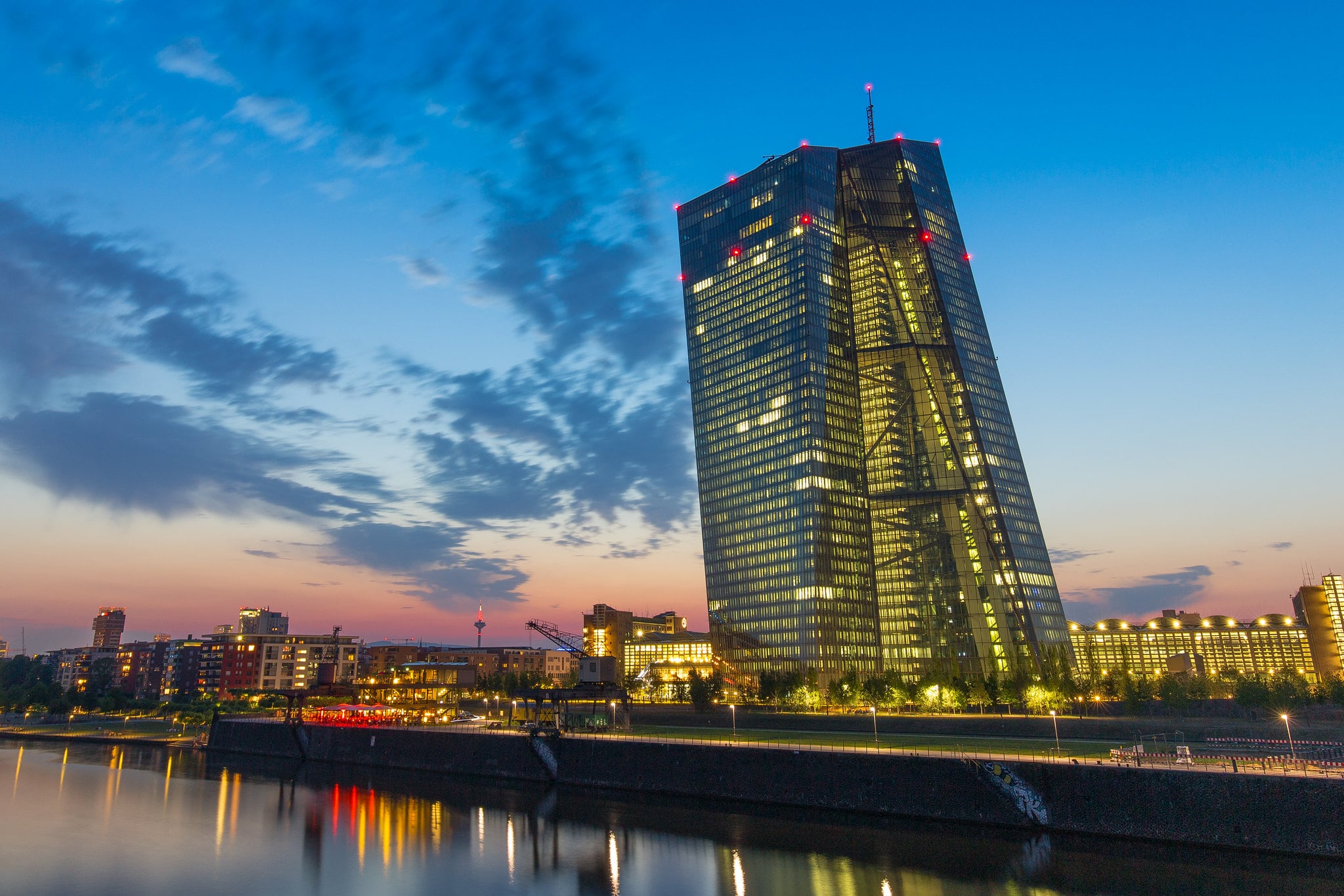 ECB Cuts Rates by 25 Basis Points Amid Slowing Growth