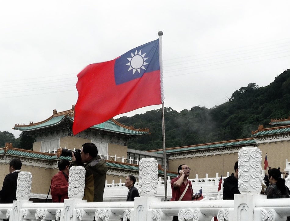 Taiwan Weighs Bitcoin Reserves Amid Dollar Concerns