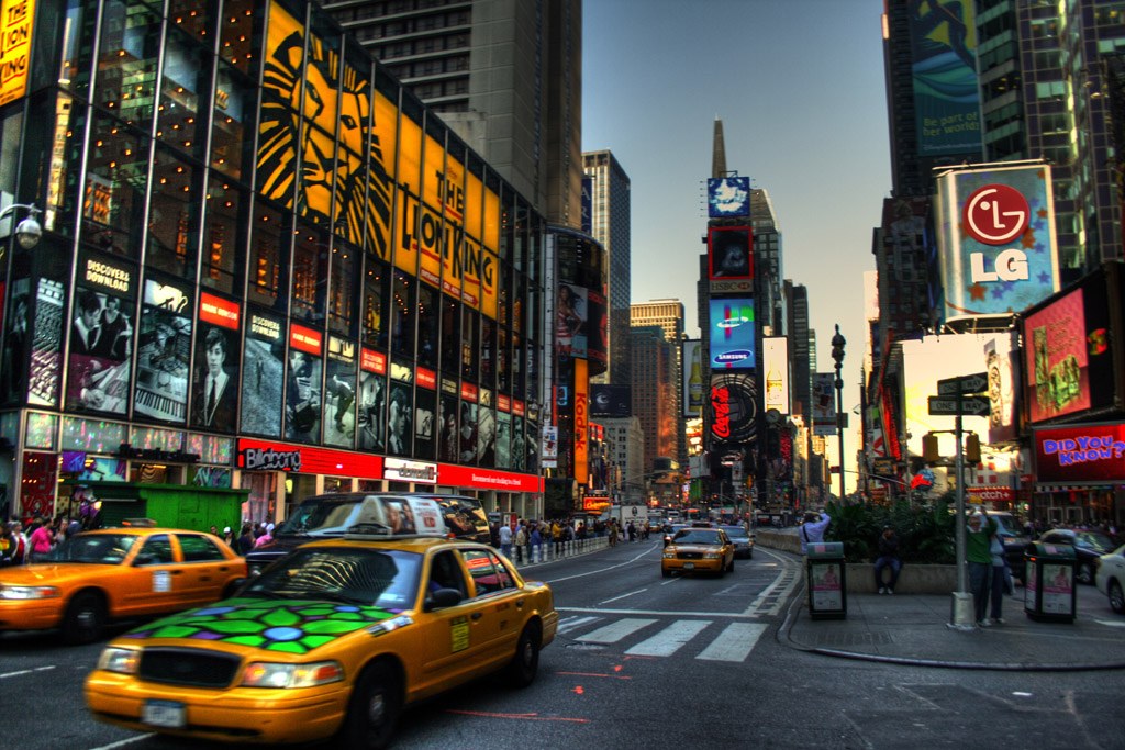 Times Square Billboard Accuses Tether of Corruption