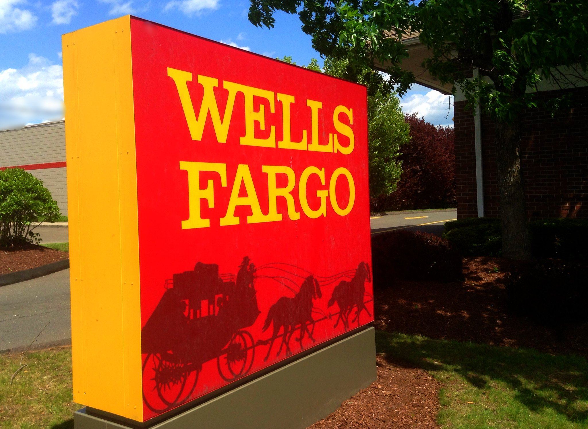 Wells Fargo Reported to Own Spot Bitcoin ETFs